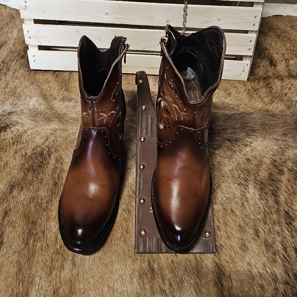 HAND MADE BOTIN STYLE CUADRA